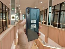 Unboxing Samsung Galaxy M20 yang Bidik #SobatAntiLowbat