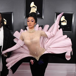 13 Gaya Terheboh dalam Sejarah Grammy Awards, Jada Pinkett Hingga J-Lo