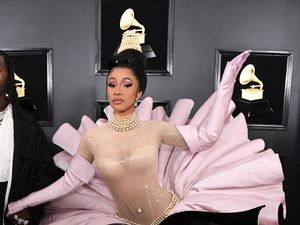 13 Gaya Terheboh dalam Sejarah Grammy Awards, Jada Pinkett Hingga J-Lo