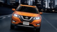 Perubahannya tidak banyak. Revisi eksterior dialami pada fasia depan dengan grille V-Motion dan bumper yang diperbarui. Selain itu, X-Trail dibekali lampu LED daytime running lights. Foto: Nissan