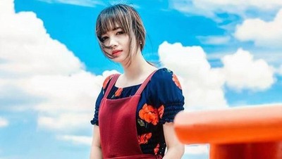 Potret Kasir Cantik Bandung yang Dulu Viral Kini Sukses Jadi Model