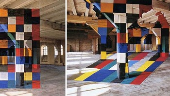Seni giometris harus dilihat dari angle yang tepat. Foto: Georges Rousse