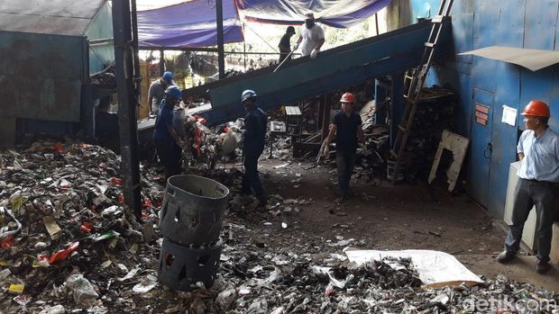 Pemkot Bekasi Uji Coba Listrik Tenaga Sampah, Target Operasi Tahun Ini