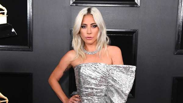 Sexy In Silver! Dua Lipa dan Lady Gaga Sexy In Silver! Dua Lipa dan Lady Gaga