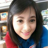 Nama Siti Rohmah pernah jadi perbincangan hangat netizen karena kecantikan yang dimilikinya. Fotonya yang bekerja sebagai kasir Indomaret itu viral di media sosial. Foto: Instagram