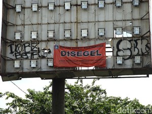 PAN: Pemprov DKI Harus Tertibkan Reklame Rongsok