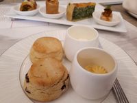 Nikmati Afternoon Tea dengan Kue Ikonik dari 10 Negara di Lounge Ini