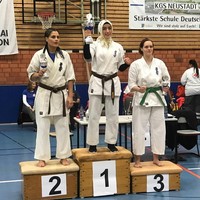 Sati Rukiye Damirel juga memiliki paras yang cantik, khas wanita Turki. Hal ini membuatnya kerap menuai pujian netizen. Foto: Instagram