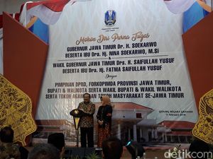 Purnatugas Jadi Gubernur, Pakdhe Karwo: Guru Besar Kami Masyarakat Jatim