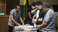 Kasus ini juga menyeret Mantan Direktur Utama PT Pertamina (Persero) Karen Agustiawan.