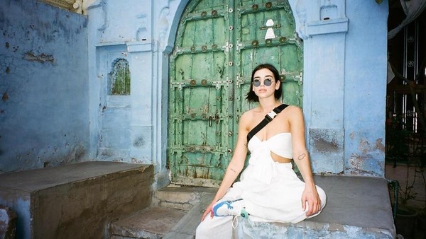 Kalau ini di Jodhpur, India. Kota ini berjuluk Blue City karena banyak bangunan berwarna biru (dualipa/Instagram) Kalau ini di Jodhpur, India. Kota ini berjuluk Blue City karena banyak bangunan berwarna biru (dualipa/Instagram)