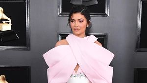 Foto: Deretan Selebriti Berbusana Terburuk di Grammy Awards 2019