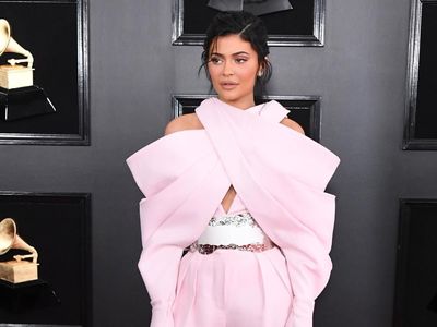 Foto: Deretan Selebriti Berbusana Terburuk di Grammy Awards 2019