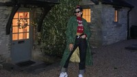 Dua Lipa menikmati suasana pedesaan di Box, Gloucestershire, Inggris (dualipa/Instagram)