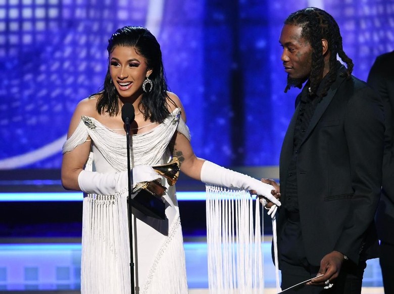 Terharu, Cardi B Terima Piala Perdana untuk Best Rap Album Terharu, Cardi B Terima Piala Perdana untuk Best Rap Album