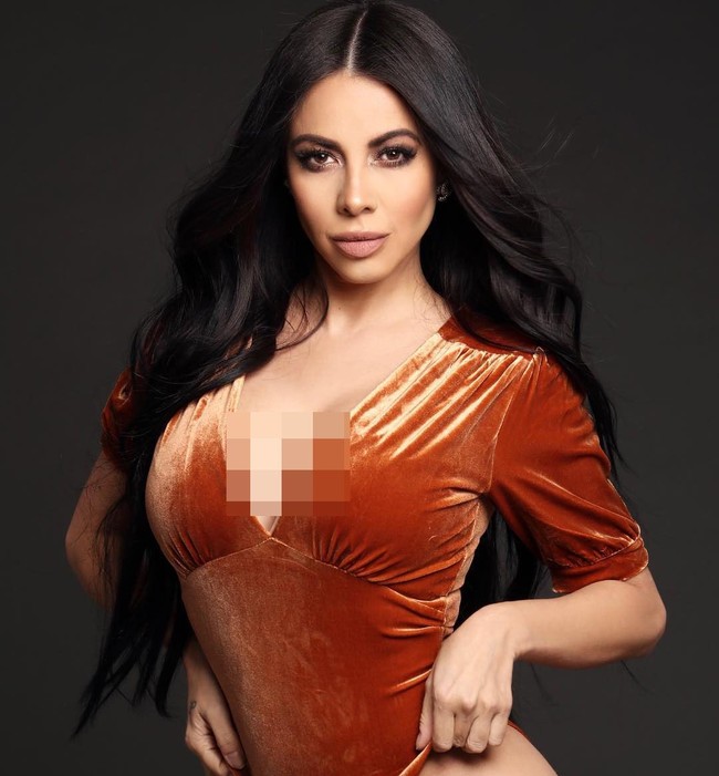 Setiap foto yang diunggahnya, terutama foto seksi, ia mendapatkan lebih dari 200 ribu likes dan ribuan komentar pujian. Foto: Instagram @jimenasanchezmx