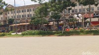 Gubernur DKI Jakarta Anies Baswedan menyebut kawasan kuliner atau food court di Pulau D reklamasi atau yang sekarang bernama Pantai Maju tidak berizin. Anies mengatakan seharusnya kafe atau tempat makan di sana sudah ditutup. (Foto: M Guruh Nuary/detikcom)