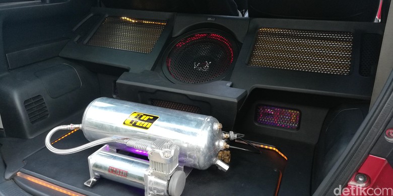 Modifikasi Audio Mobil. Foto: Rizki Pratama Modifikasi Audio Mobil. Foto: Rizki Pratama