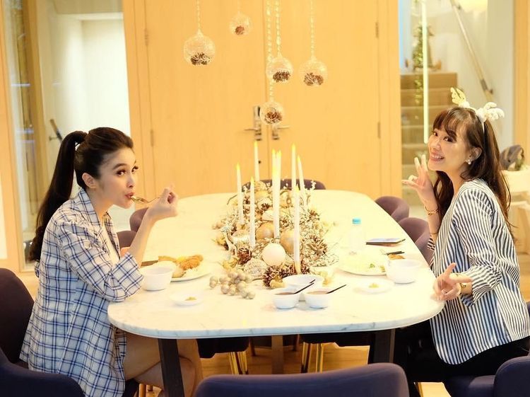 Hobi Makan Sayuran Jadi Rahasia Cantik Presenter Yuanita Christiani