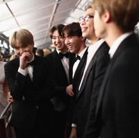 Jay Baek dan Kim Seo Ryong bukanlah nama baru di industri fashion Korea Selatan. Keduanya rutin mengikuti Seoul Fashion Week dan karya-karyanya pernah dipakai selebriti seperti aktor Hyun Bin dan boyband GOT7. Foto: Rich Fury/Getty Images