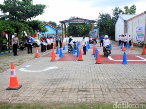 Polisi Bojonegoro Bikin Kampung Tertib Berlalu Lintas