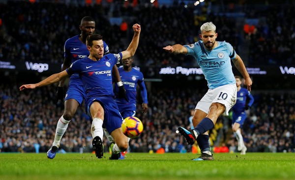 Â Aguero membuat asa Manchester City tetap terjaga sekaligus membuat Chelsea menderita. Aguero mencetak 3 gol dalam kemenangan Manchester City 6-0 atas Chelsea, Minggu (10/2) di Etihad Stadium (Reuters)Â Â Aguero membuat asa Manchester City tetap terjaga sekaligus membuat Chelsea menderita. Aguero mencetak 3 gol dalam kemenangan Manchester City 6-0 atas Chelsea, Minggu (10/2) di Etihad Stadium (Reuters)Â