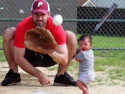 Aksi Lucu Nan Menggemaskan Saat Bayi Berolahraga