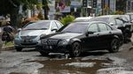 Duh! Jalan KH Noer Ali Kota Bekasi Rusak Parah