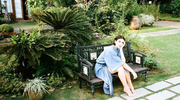 Dua Lipa juga pernah liburan cukup lama di India lho. Dia ke sana saat musim dingin di London, jadi dia bisa menikmati suasana panas di Goa, India (dualipa/Instagram) Dua Lipa juga pernah liburan cukup lama di India lho. Dia ke sana saat musim dingin di London, jadi dia bisa menikmati suasana panas di Goa, India (dualipa/Instagram)
