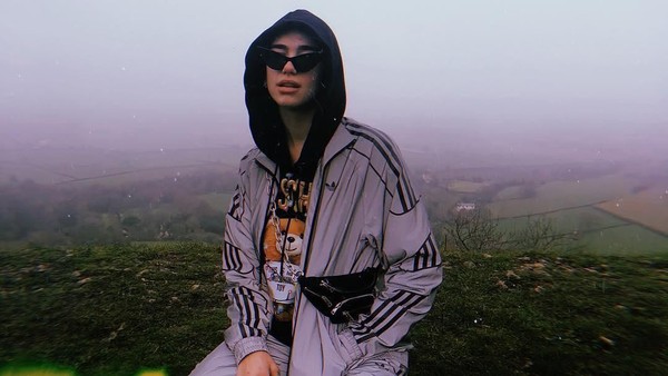 Dua Lipa saat liburan di Box, Gloucestershire, Inggris menjelang Natal yang lalu (dualipa/Instagram) Dua Lipa saat liburan di Box, Gloucestershire, Inggris menjelang Natal yang lalu (dualipa/Instagram)