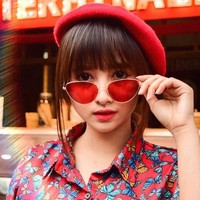 Setelah menjadi selebgram dan masuk ke industri model, wanita kelahiran 1995 ini rupanya telah berhenti bekerja sebagai seorang kasir. Saat dihubungi Wolipop, Siroh mengaku sudah bekerja di suatu perusahaan dan telah resign dari Indomaret pada 2017. Foto: Instagram