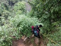 Gunung Lembu, Makam Angker, dan Pesona Waduk Jatiluhur
