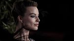 Garis Wajah Margot Robbie, Si Boneka Barbie