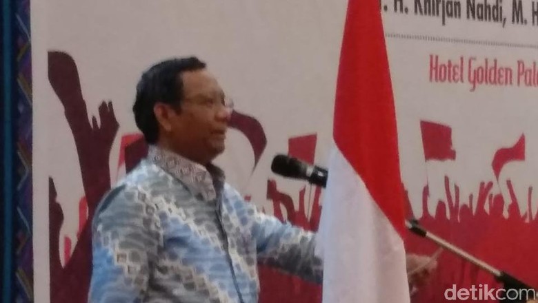 Mahfud Md Sindir Pendukung Capres yang Saling Ejek di Medsos Mahfud Md Sindir Pendukung Capres yang Saling Ejek di Medsos