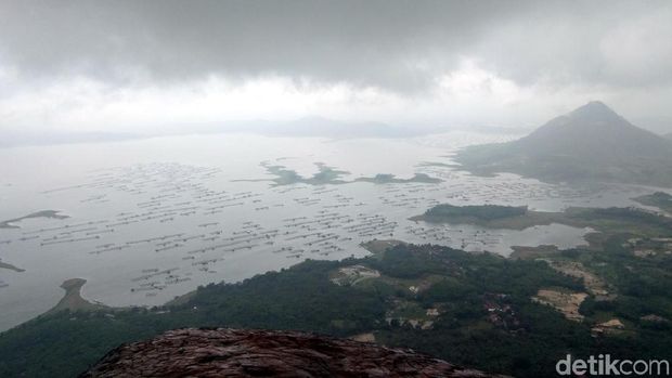 Gunung Lembu di Purwakarta