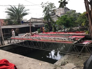Cerita Ortu Mempelai Saat Panggung Pelaminan Roboh Nyebur ke Kali