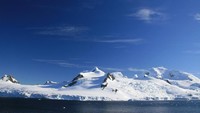 Half Moon Island merupakan pulau di bagian utara dari Kutub Selatan. Lokasinya masuk dalam kawasan Kepulauan South Shetland (iStock)