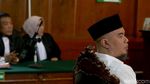 Tak Berkaos dan Blangkon Lagi, Ahmad Dhani Bersidang Pakai Peci