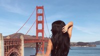 Foto berlatar Golden Gate Bridge, jembatan ikonik di San Francisco (jimenasanchezmx/Instagram)