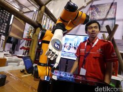 Canggih! Robot Barista Ini Mejeng di Pameran Pendidikan