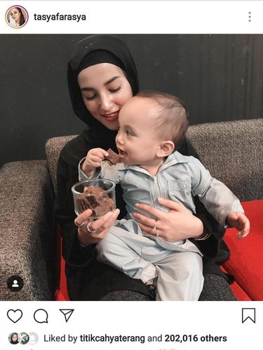 Tasya Farasya Berhijab dan Gendong Anak Rachel Vennya, Netizen Doa Ini