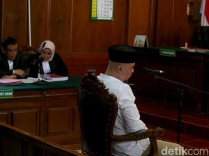 Sidang Agenda Tanggapan Jaksa, Akankah Dhani Berulah Lagi