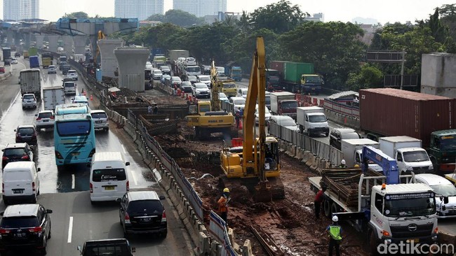 Bisakah Tol Japek Layang Kejar Tayang?
