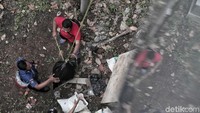 Bagaiman menurut Anda soal para petugas damkar yang melakukan aksi bersih-bersih di Masjid Istiqlal.