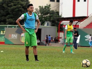Beda Gaya Melatih Simon dan Alfredo Vera di Mata Dendy Sulistyawan