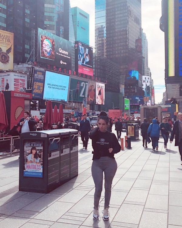 Traveling di New York rasanya kurang lengkap kalau belum ke Times Square (jimenasanchezmx/Instagram) 