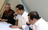 The Exciting Style of Ministers Susi and Ridwan Kamil While Sipping Coffee