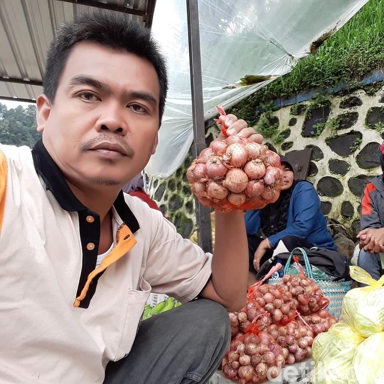 Ini Subkhan yang Disoal Ketika Nangis Curhat ke Sandi di Brebes Ini Subkhan yang Disoal Ketika Nangis Curhat ke Sandi di Brebes