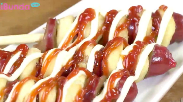 Resep tornado hot dog/ Foto: 20detik Resep tornado hot dog/ Foto: 20detik
