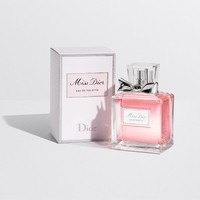 Daripada bunga atau cokelat, banyak wanita lebih suka dihadiahi kado Valentine praktis yang bisa digunakan di keseharian. Salah satunya adalah parfum. Parfum Miss Dior dengan wangi yang bunga yang mawar segar dan feminin berikut pun patut dipertimbangkan. Produk seharga Rp 1,5 jutaan cocok ini dipakai sehari-hari sehingga pasangan bisa selalu teringat dengan Anda setiap saat.
